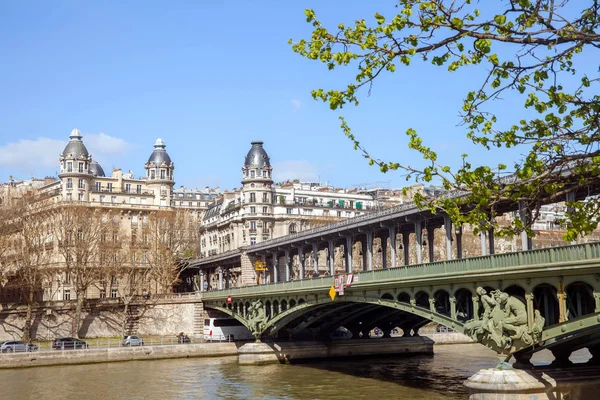 Puente Bir Hakeim Calle Georges Pompidou París Día Soleado Francia — Foto de Stock