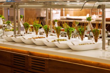 Türkiye 'de Otel' de self servis masasında soğuk yemekler