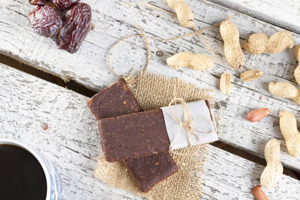 Bovenaanzicht Van Lekkere Rauwe Bars Van Vijgen Noten — Stockfoto