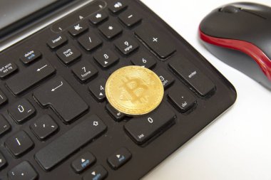 klavyede yalan altın bitcoin, yakın çekim