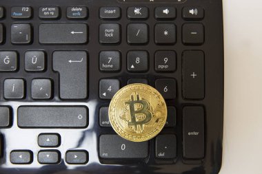 klavyede yalan altın bitcoin, yakın çekim