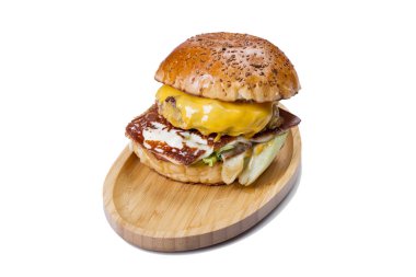 et, peynir, sebze ve yumurta ile Burger yakın çekim