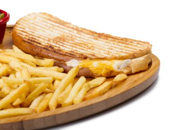 Panini patates kızartması ile servis yumurta ile yakın 