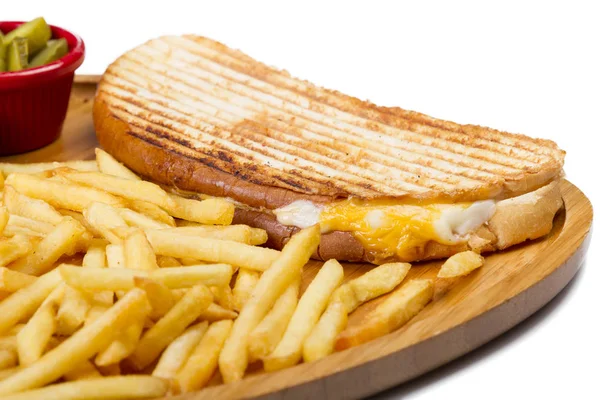 Panini patates kızartması ile servis yumurta ile yakın 