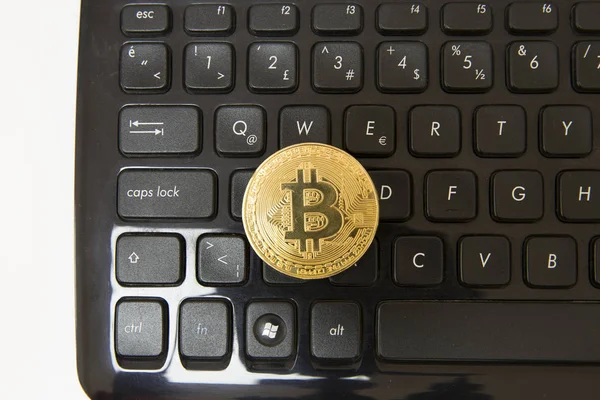 klavyede yalan altın bitcoin, yakın çekim