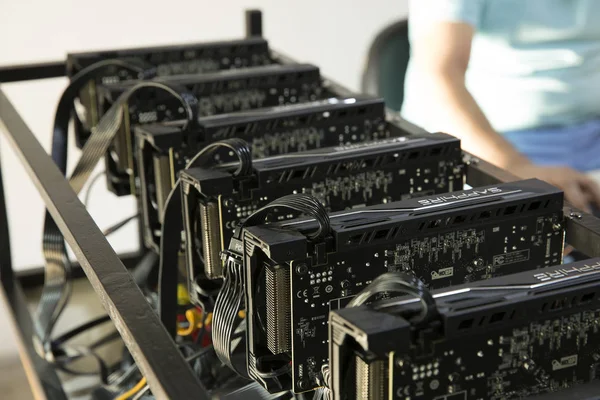 Närbild Bitcoin Mining Jordbruksutrustning — Stockfoto