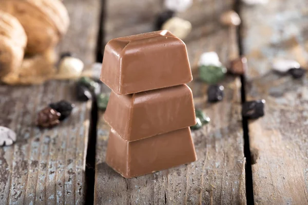 Nahaufnahme Von Schokoladenbonbons Auf Holzgrund — Stockfoto