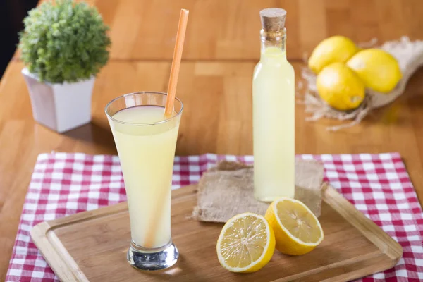 Köstlichen Frischen Hausgemachten Kalten Erfrischenden Sommer Limonade Mojito Einem Glas — Stockfoto
