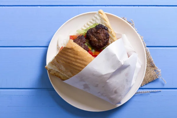 Köstliche Türkische Hackbällchen Sandwich Kofte Ekmek Zutaten Mit Semmelbröseln Butter — Stockfoto