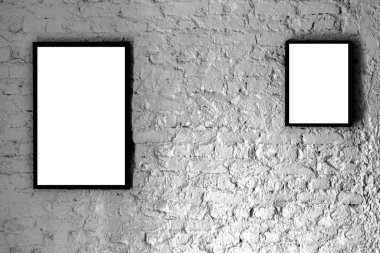 Resim çerçeveleri, gri renkli taş duvar sokak afiş reklam panoları kadar boş sahte