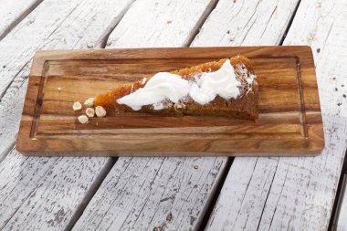 Vanilyalı krema ile çok kolay 