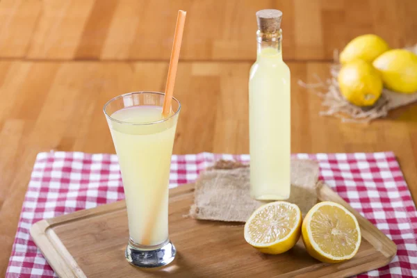 Delicious Fresh Homemade Cold Refreshing Summer Lemonade Mojito Glass Bottle — Stock Photo, Image