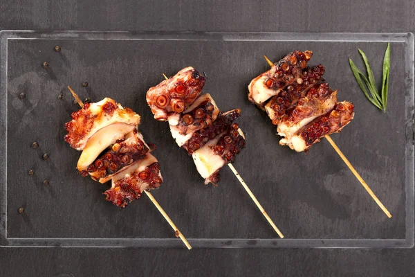 sopa üzerinde Izgara ahtapot adet 