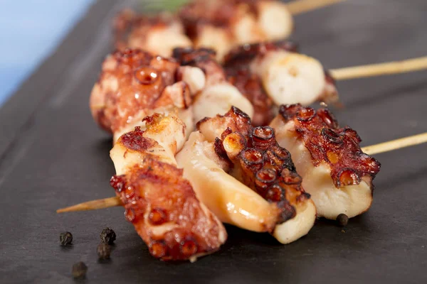 sopa üzerinde Izgara ahtapot adet 