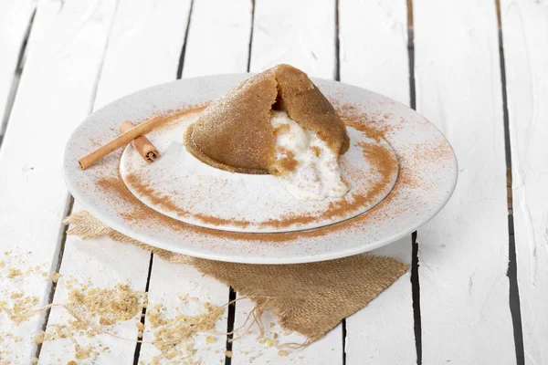 Postre Tradicional Turco Árabe Del Ramadán Irmik Helvasi Con Helado —  Fotos de Stock