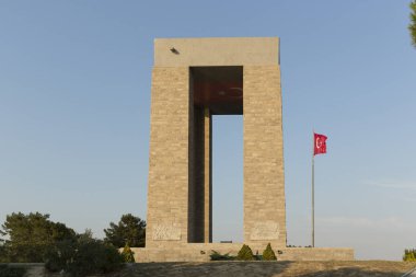 Çanakkale Şehitler Anıtı Çanakkale Boğazı için karşı. Birinci Dünya Savaşı sırasında Aralık 1915 Nisan 1915 gerçekleşti Gelibolu Savaş, katılan Türk askerleri.