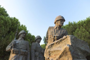 Çanakkale, Türkiye, 08 Ağustos 2017: Çanakkale Şehitleri Anma Atatürk heykelinin Gelibolu'da savaş katılan Türk askerleri hakkında hizmet anısına bir savaş anıtı olan.