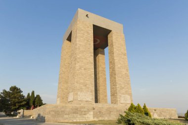 Çanakkale Şehitler Anıtı Çanakkale Boğazı için karşı. Birinci Dünya Savaşı sırasında Aralık 1915 Nisan 1915 gerçekleşti Gelibolu Savaş, katılan Türk askerleri.