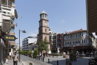 Çanakkale, Türkiye - 04 Ağustos 2017: Hangi Anzac Otel ayarlamak Çanakkale Ocak, tarihi saat kulesi, yer alır. Saat Kulesi şimdi bir Çanakkale sembolleri olarak davranır.