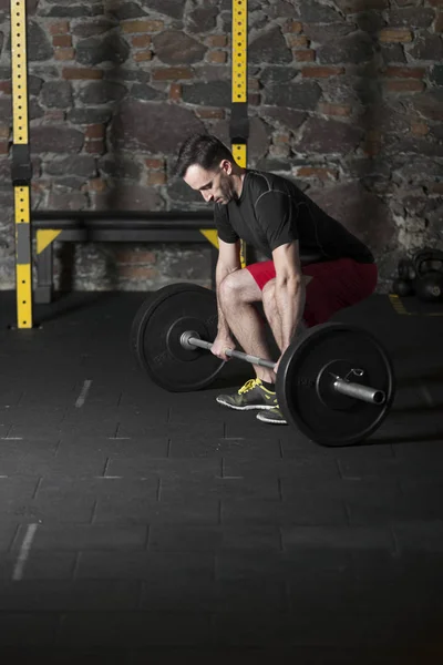 Black Shirt Red Short Male Athlete Practicing Olympic Lifts Gym — Stock Photo, Image