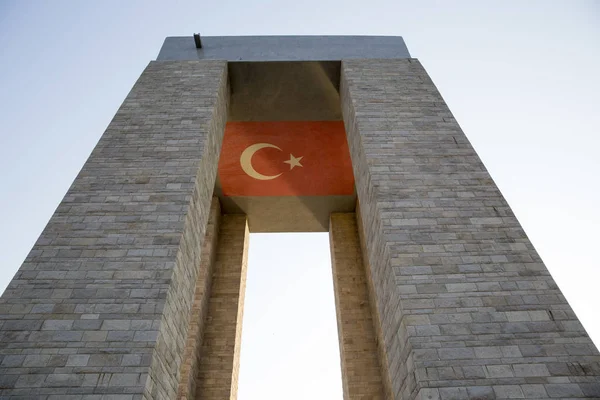 Çanakkale Şehitler Anıtı Çanakkale Boğazı için karşı. Birinci Dünya Savaşı sırasında Aralık 1915 Nisan 1915 gerçekleşti Gelibolu Savaş, katılan Türk askerleri.