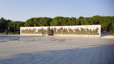 Çanakkale, Türkiye, 08 Ağustos 2017: Çanakkale Şehitleri Anma Atatürk heykelinin Gelibolu'da savaş katılan Türk askerleri hakkında hizmet anısına bir savaş anıtı olan. 