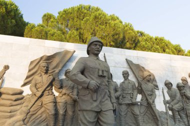 Çanakkale, Türkiye, 08 Ağustos 2017: Çanakkale Şehitleri Anma Atatürk heykelinin Gelibolu'da savaş katılan Türk askerleri hakkında hizmet anısına bir savaş anıtı olan.