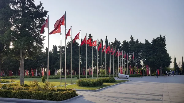 Çanakkale, Türkiye - 04 Ağustos 2017: Çanakkale Şehitleri Anma askeri mezarlığı Gelibolu Savaş katılan Türk askerleri hakkında hizmet anısına bir savaş anıtı olan.