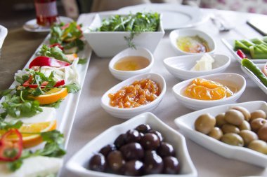 çeşitli yemekler tablo görünümünü yakından düzenlenmiş