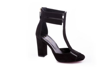 kadın yüksek topuk ayakkabı bakış beyaz zemin üzerinde kapatın