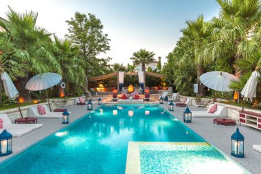 Lüks sonsuzluk beach otel resort Yüzme Havuzu ile