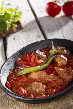 siyah kase hizmet jalapeno biber ile çanak görünümü kadar yakın