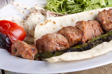 Geleneksel ramazan kuzu eti şiş Kebad görünümünü kapat