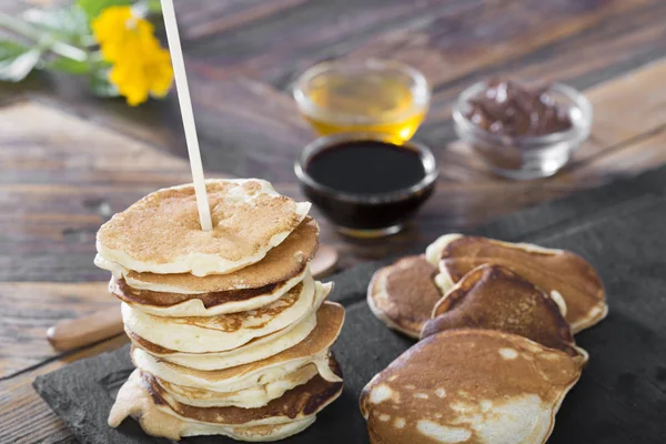 Vue Rapprochée Des Crêpes Sucrées Chocolat Miel — Photo