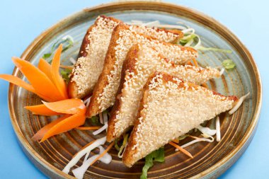 Geleneksel Asya yemeği görünümünü kapat