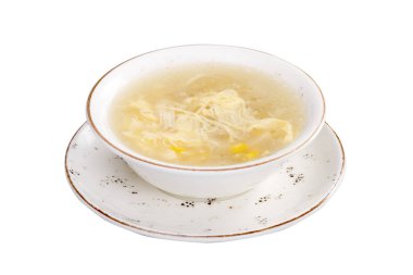 Beyaz arka plan üzerinde izole geleneksel Asya çorbası görünümünü kapat