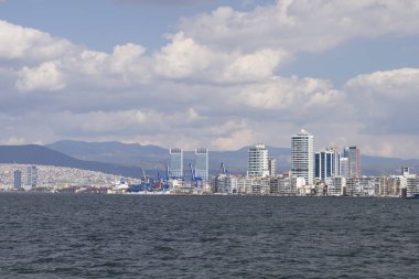 Izmir, Türkiye - 15 Ağustos 2017: Güzel doğal kenti Izmir, Türkiye