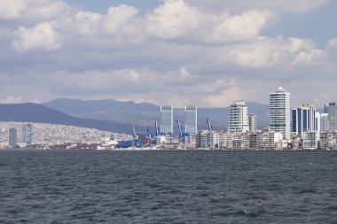 Izmir, Türkiye - 15 Ağustos 2017: Güzel doğal kenti Izmir, Türkiye