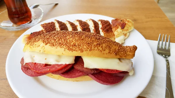 Close Van Smakelijk Huisgemaakt Broodje — Stockfoto