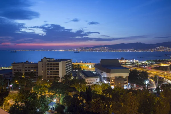 Izmir Turquía Agosto 2017 Hermosa Vista Nocturna Ciudad Izmir Turquía — Foto de Stock