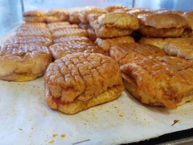 görücü usulü pişmiş hamburger ekmek görünümü kapatın