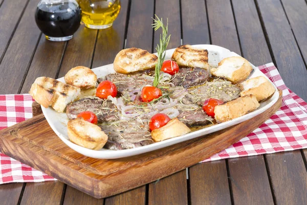 Vista Cerca Del Plato Cocido Servido Mesa — Foto de Stock