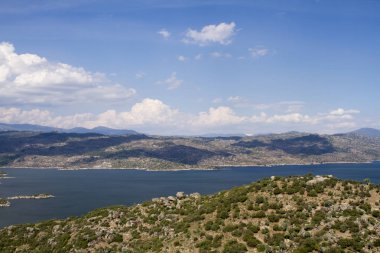 Akyaka, Türkiye - 21 Mayıs 2017: Akyaka'nın Türkiye'deki manzarası yaz günü