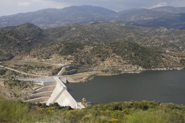 Akyaka, Türkiye - 21 Mayıs 2017: Akyaka'nın Türkiye'deki manzarası yaz günü