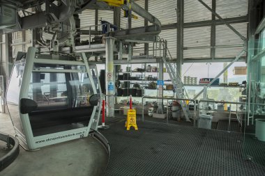 İzmir, Türkiye - 11 Mart 2017: Teleferik kabin popüler turistik İzmir