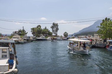 Akyaka, Türkiye - 21 Mayıs 2017: Akyaka'nın Türkiye'deki manzarası yaz günü