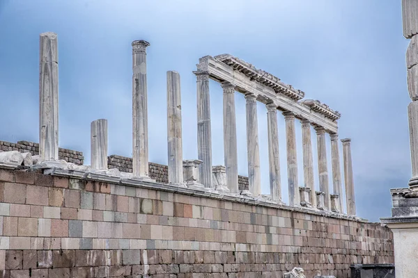 Temple Trajan Ancient Ruins Akropolis Antique City Pergamon Bergama Turkey — Stock Photo, Image