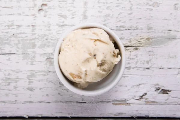 Leckeres Süßes Eis Auf Holztischplatte — Stockfoto