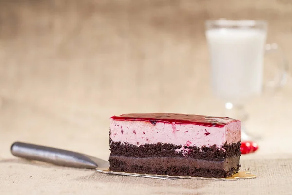 Närbild Söt Dessert Och Glas Mjölk — Stockfoto