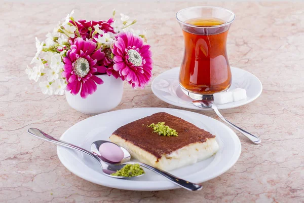 Close View Sweet Dessert Cup Hot Tea — Stock Photo, Image